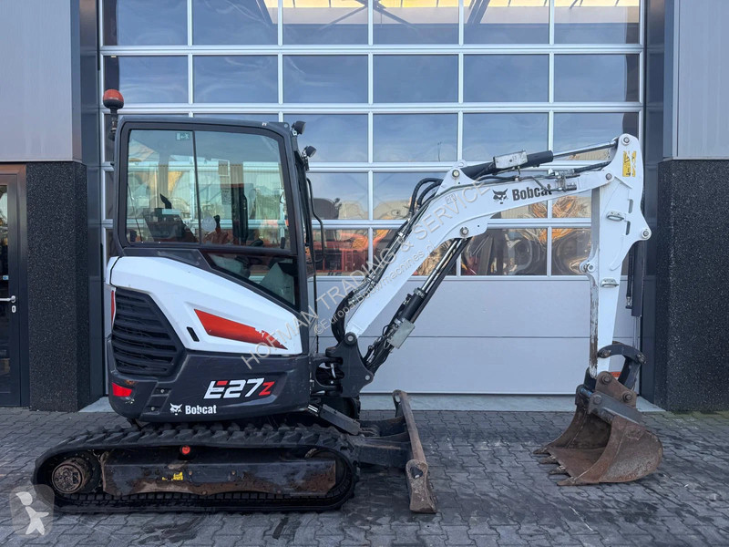 جرافة Bobcat E27z