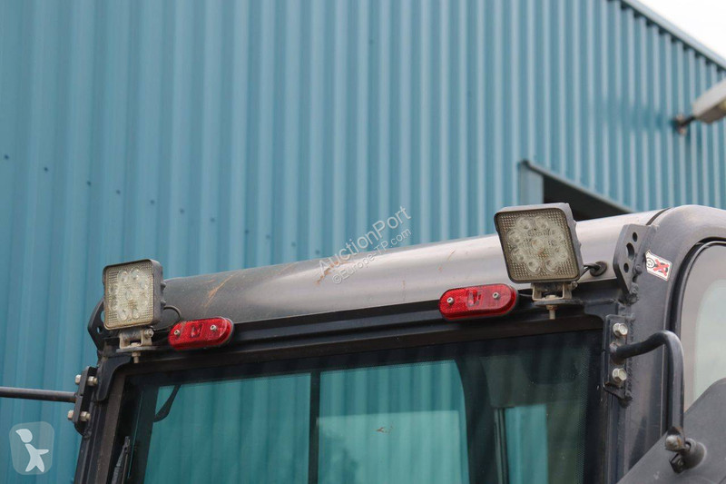 جرافة Kubota