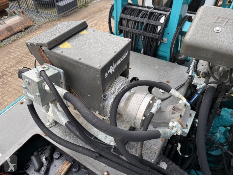 جرافة Sennebogen 825 E - 825 E - 825 E - 825 -