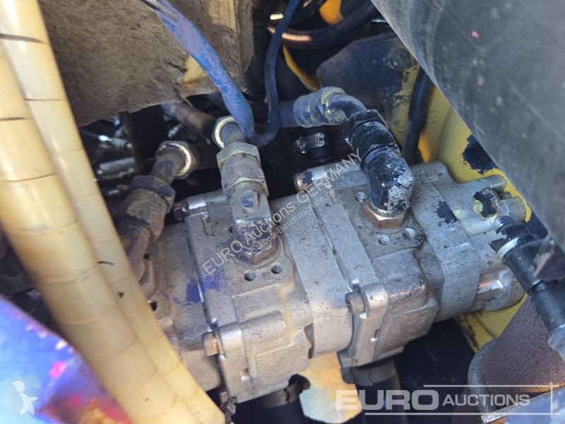 Excavator Komatsu PC28UU-2