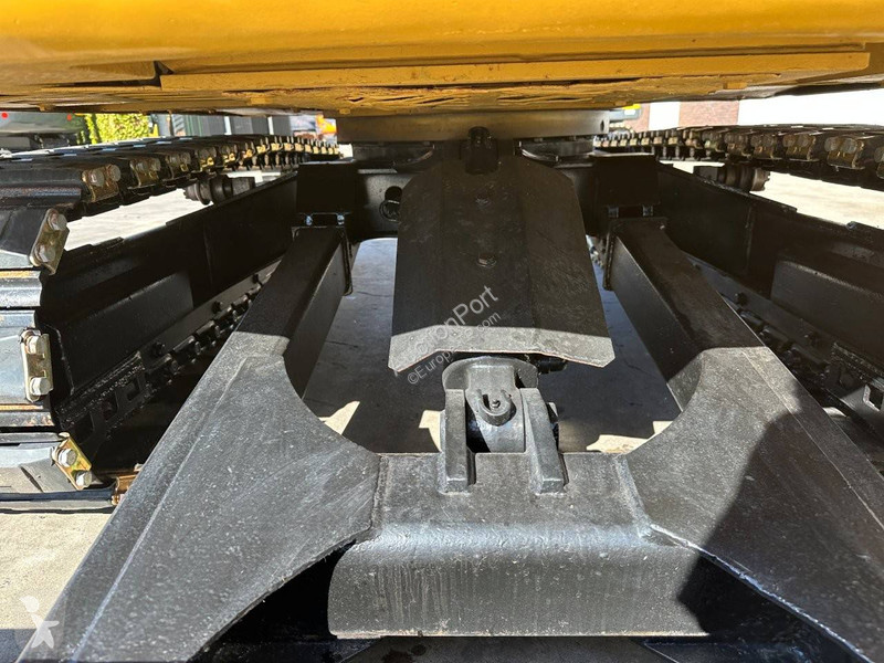 Escavadora Caterpillar
