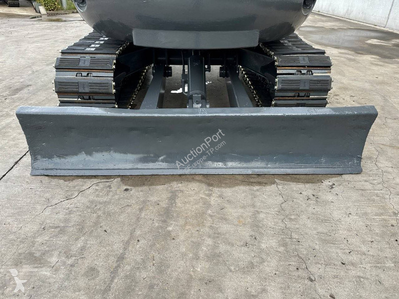 Escavadora Neuson 6003