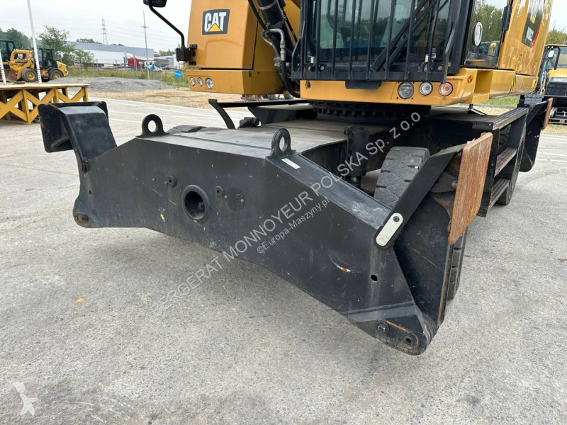 Excavator Caterpillar MH3022