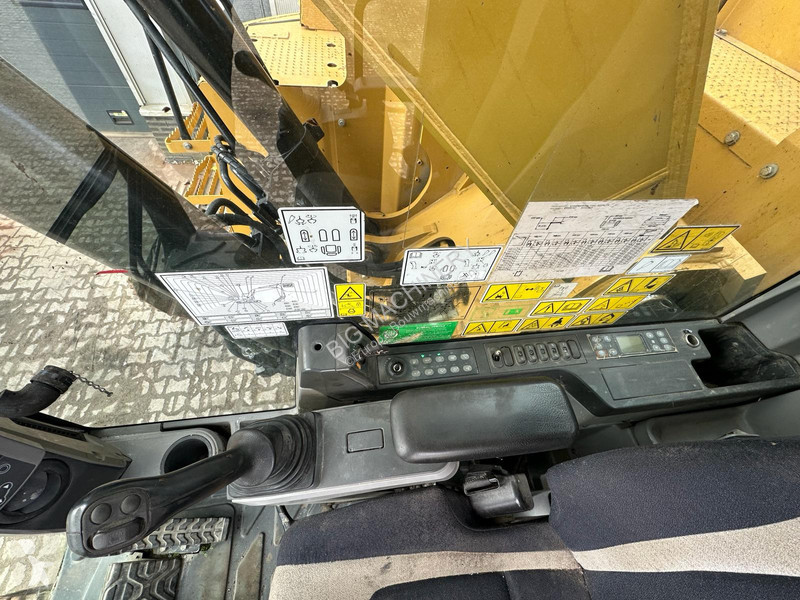 Graafmachine Caterpillar 335F L CR