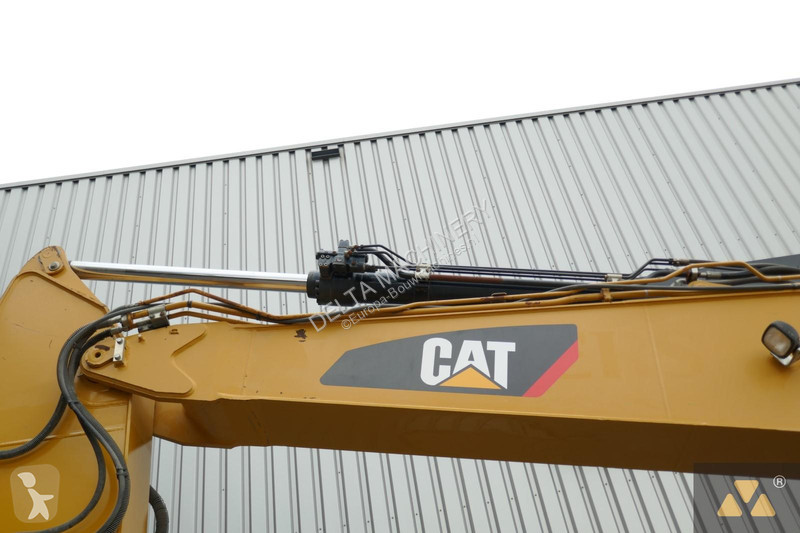 Excavator Caterpillar FL