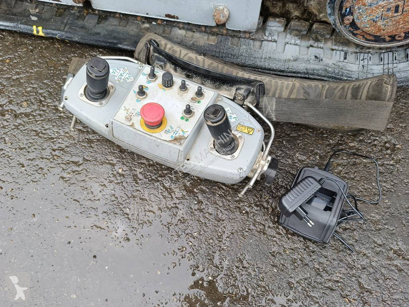 Skovl Brokk 330 remote demolition robot sloop...