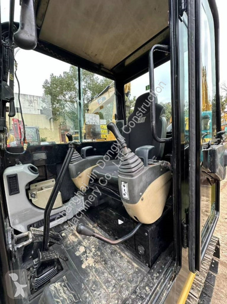 Lopatový nakládač Caterpillar 305.5E