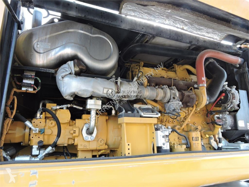 Lopatový nakládač Caterpillar MH3024