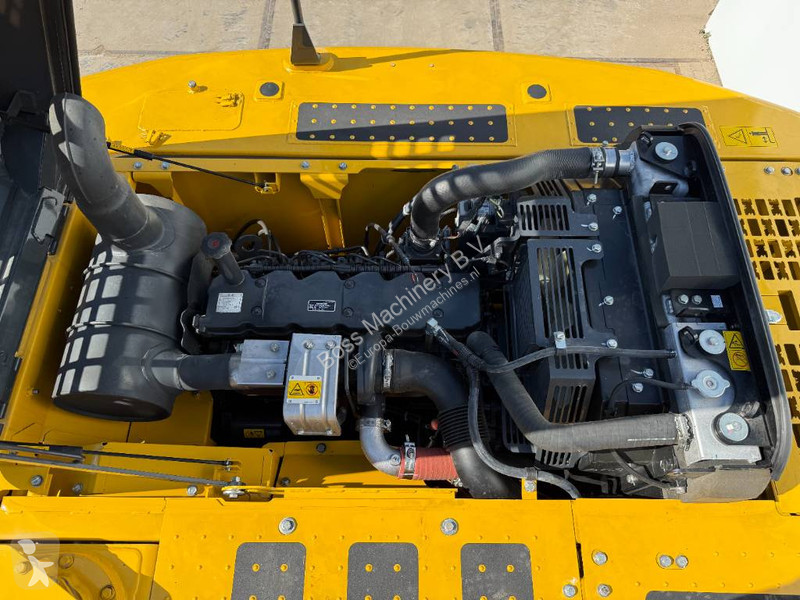 Excavator Komatsu -10M0 New / Unused / Hammer...