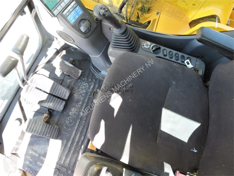 جرافة Komatsu PC228