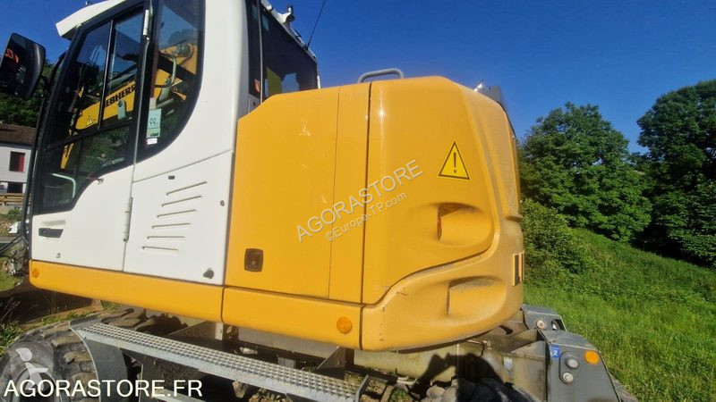 Excavator Liebherr A 912 COMPACT