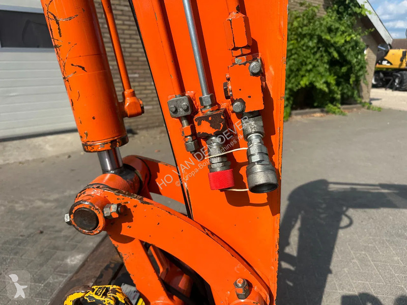 Escavadora Hitachi CLR