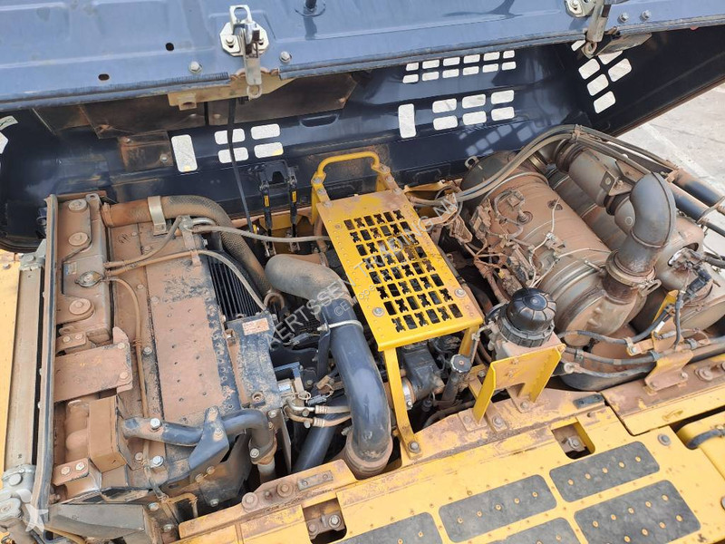 Lopatový nakládač Komatsu HB 365 LC-3 Hybrid
