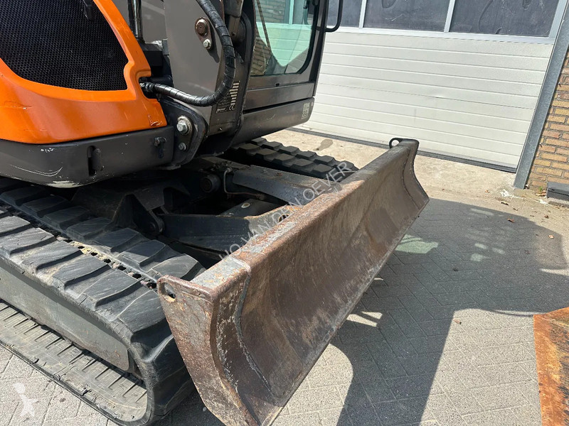 Escavadora Mecalac