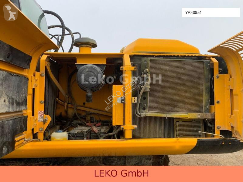 Escavatore JCB