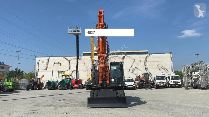 Escavatore Hitachi ZX220W-7