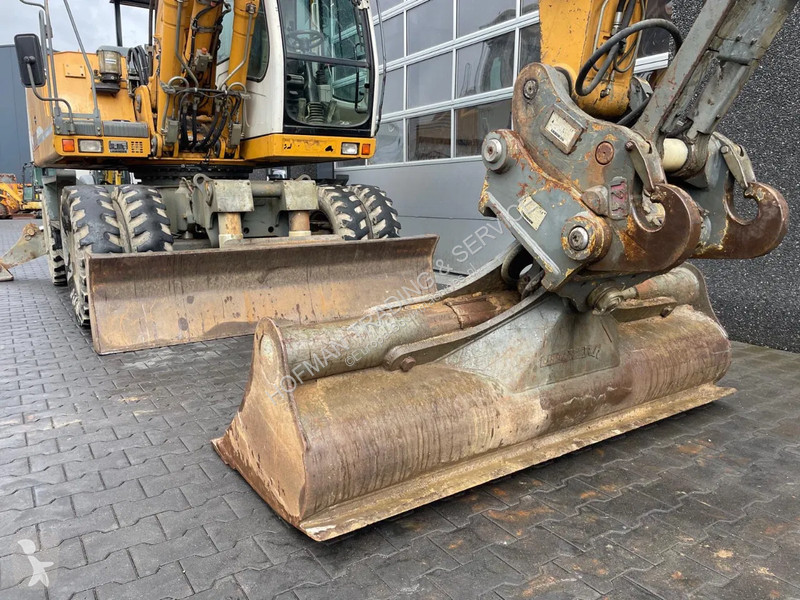 Lopatový nakládač Liebherr Full option