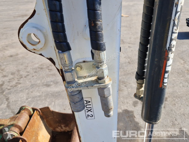 Escavadora Bobcat E27Z