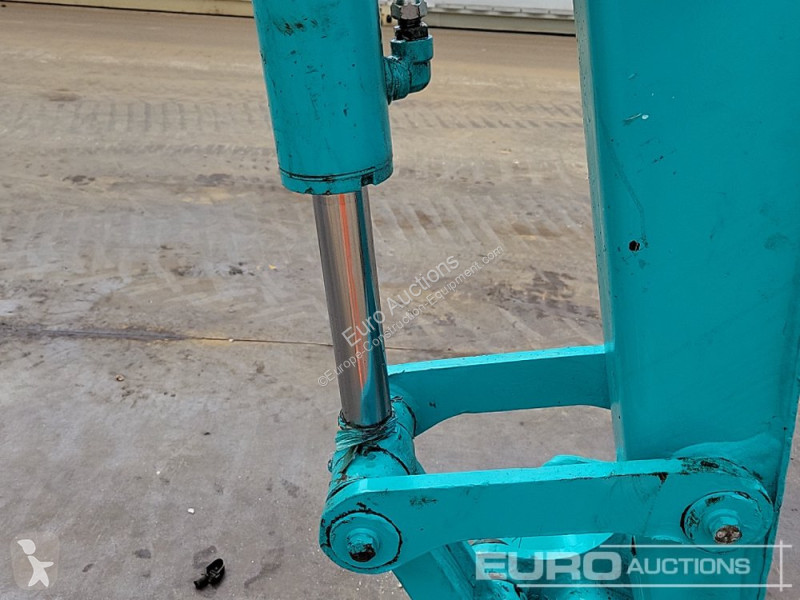 Escavadora Kobelco -8