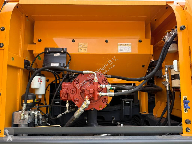 جرافة Hyundai HX360L - New / Unused / Hammer Lines