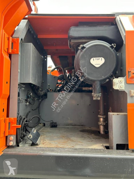 Lopatový nakládač Hitachi ZX220W-5B