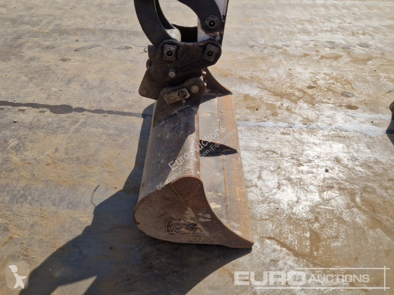 جرافة Bobcat E17