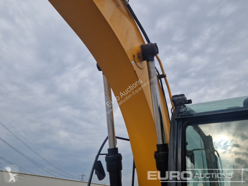جرافة JCB JS131LC