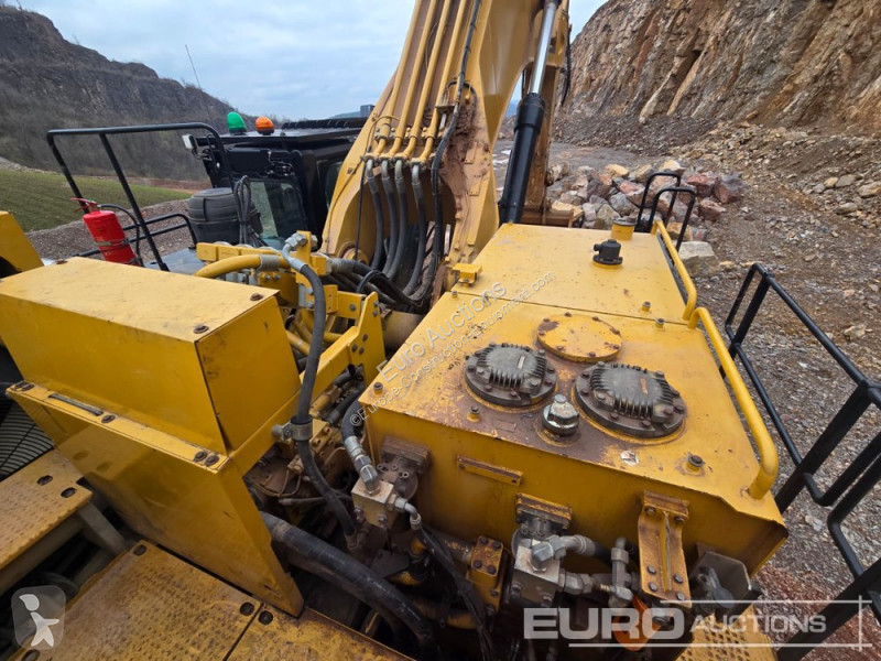 جرافة Caterpillar 390FL