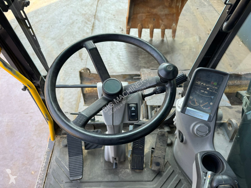 Excavadora Volvo