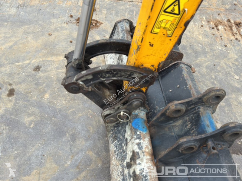 جرافة JCB 16C-1