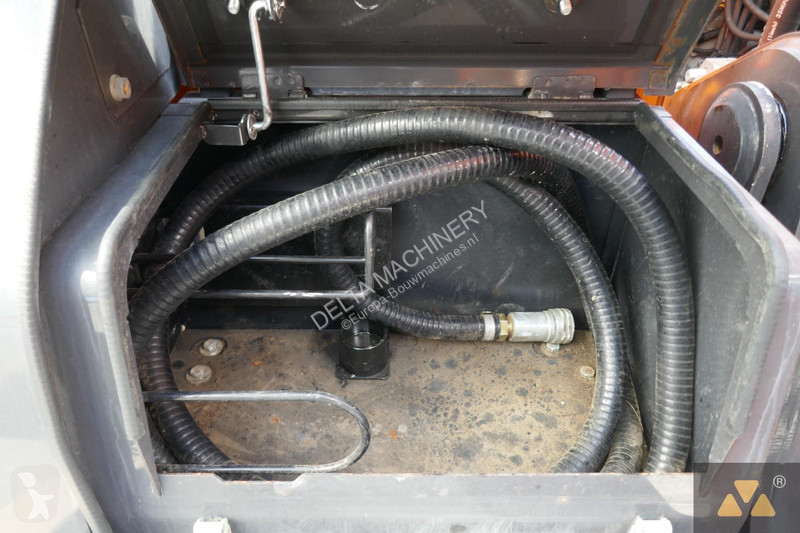 Escavatore Hitachi -6