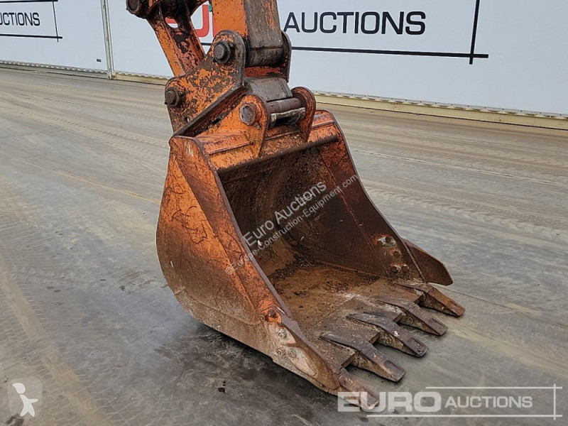 جرافة Hitachi 0-2