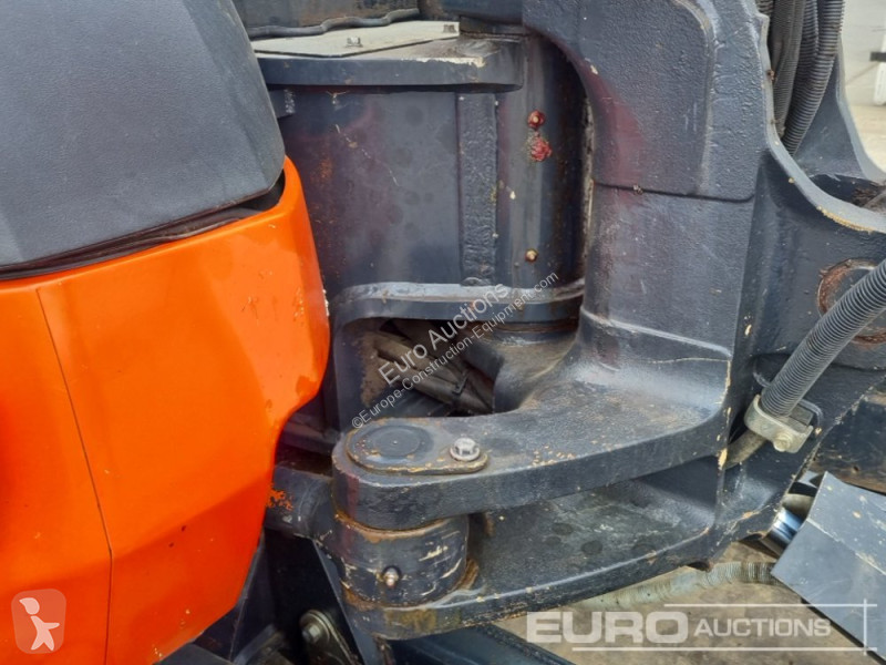Escavadora Kubota KX080-4A2
