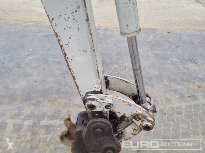 Escavadora Takeuchi TB216