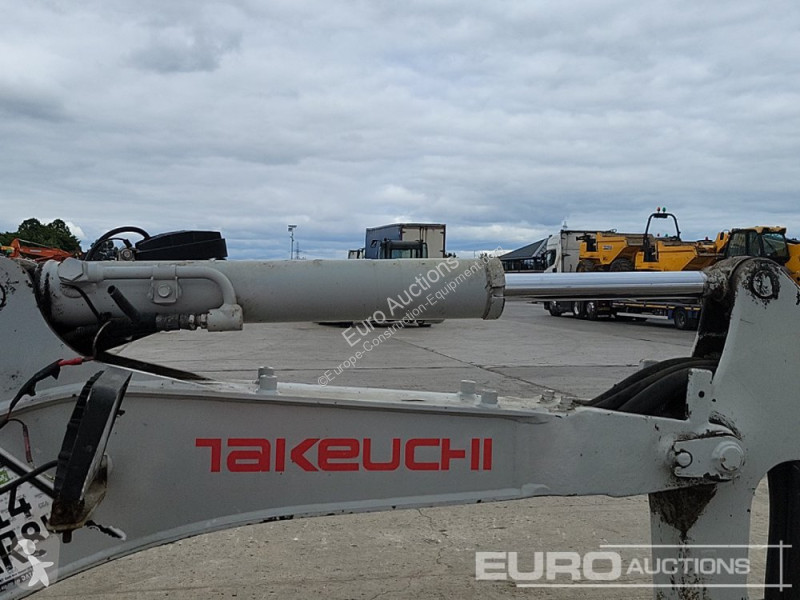Escavadora Takeuchi TB216