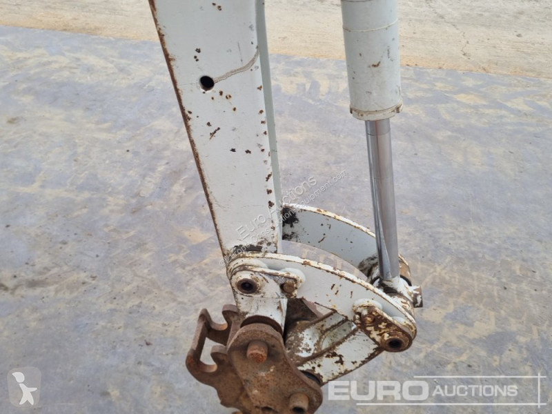Escavadora Takeuchi TB216