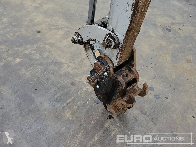 Escavadora Takeuchi TB216