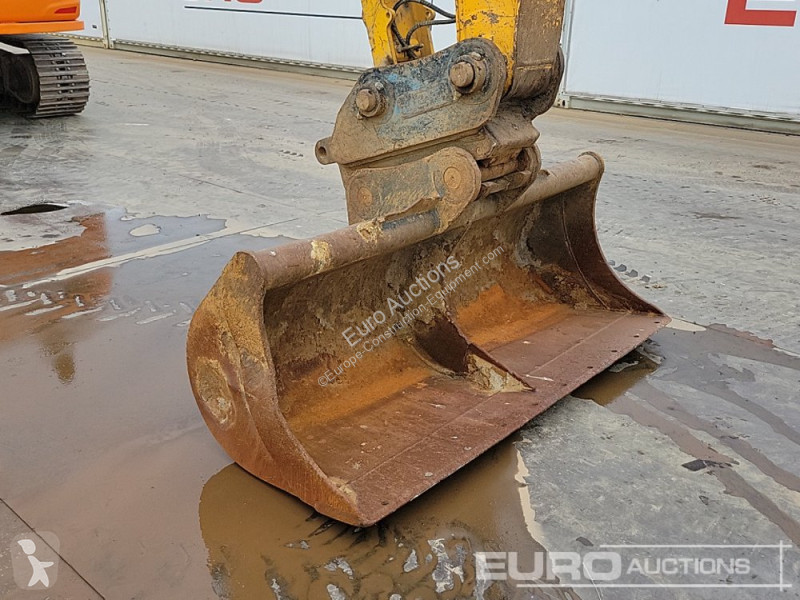 جرافة JCB 220XLC