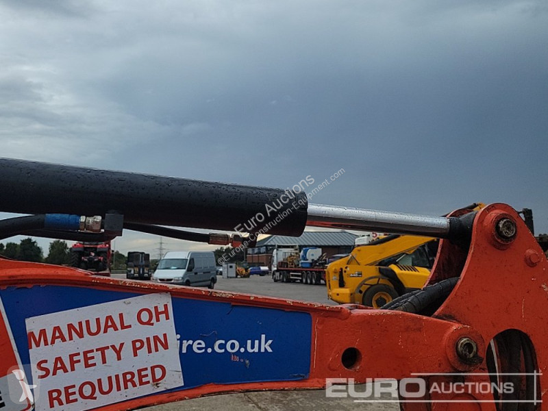 Lopatový nakládač Kubota KX015-4