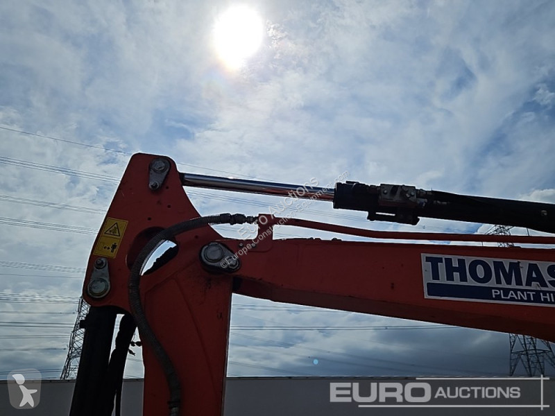 Lopatový nakládač Kubota U48-4
