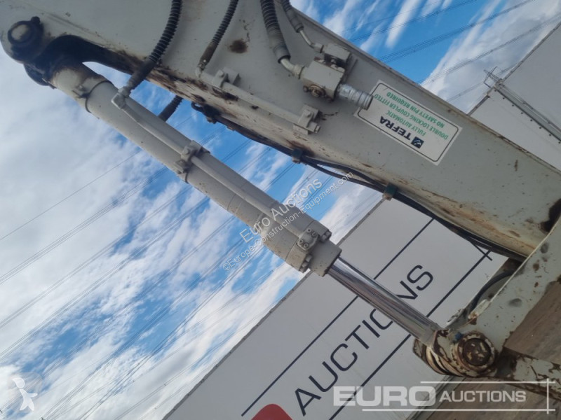 جرافة Takeuchi TB2150R