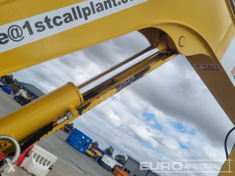 Escavadora Komatsu PC80MR-5
