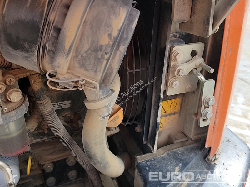 جرافة Hitachi ZX19U-6 YLR