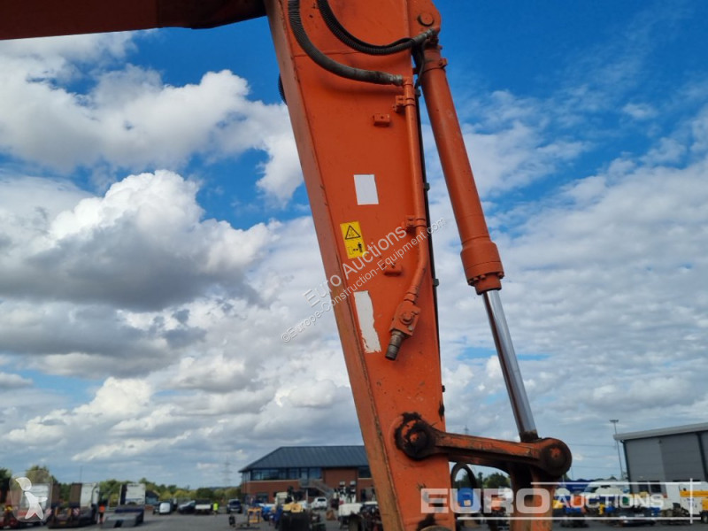 Escavadora Hitachi -6