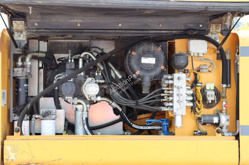 Escavatore Liebherr R922