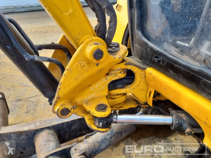 Lopatový nakládač JCB