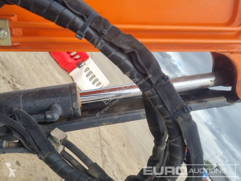 Lopatový nakládač Hitachi ZX33U-6 CLR