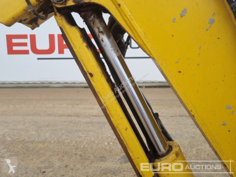 جرافة Komatsu PC26MR-3