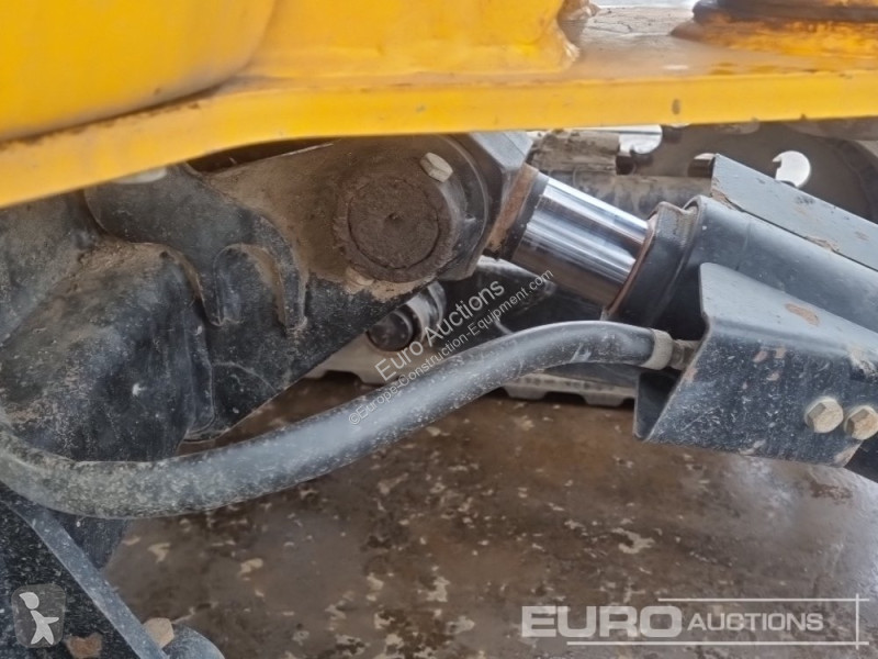 Lopatový nakládač JCB