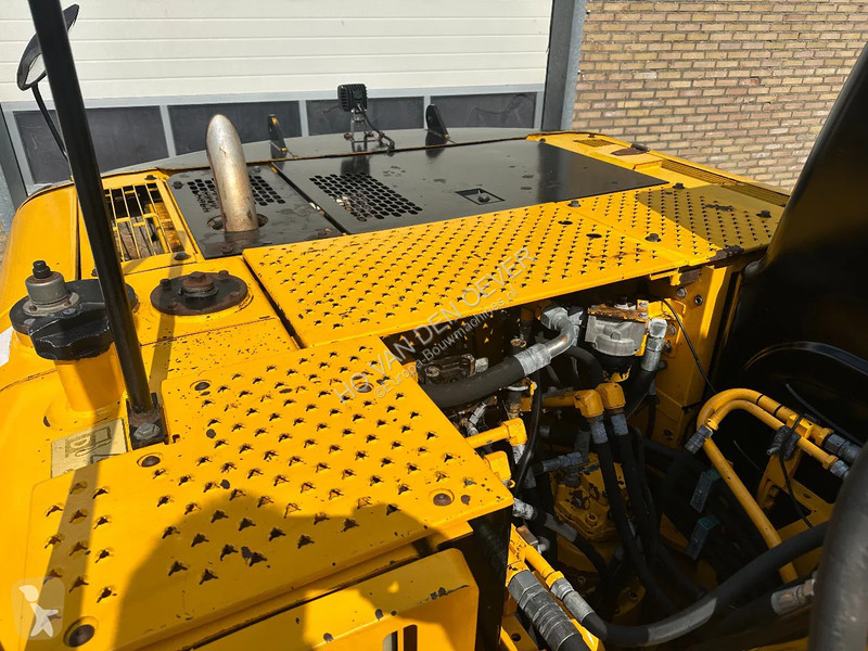 Lopatový nakládač JCB JS190